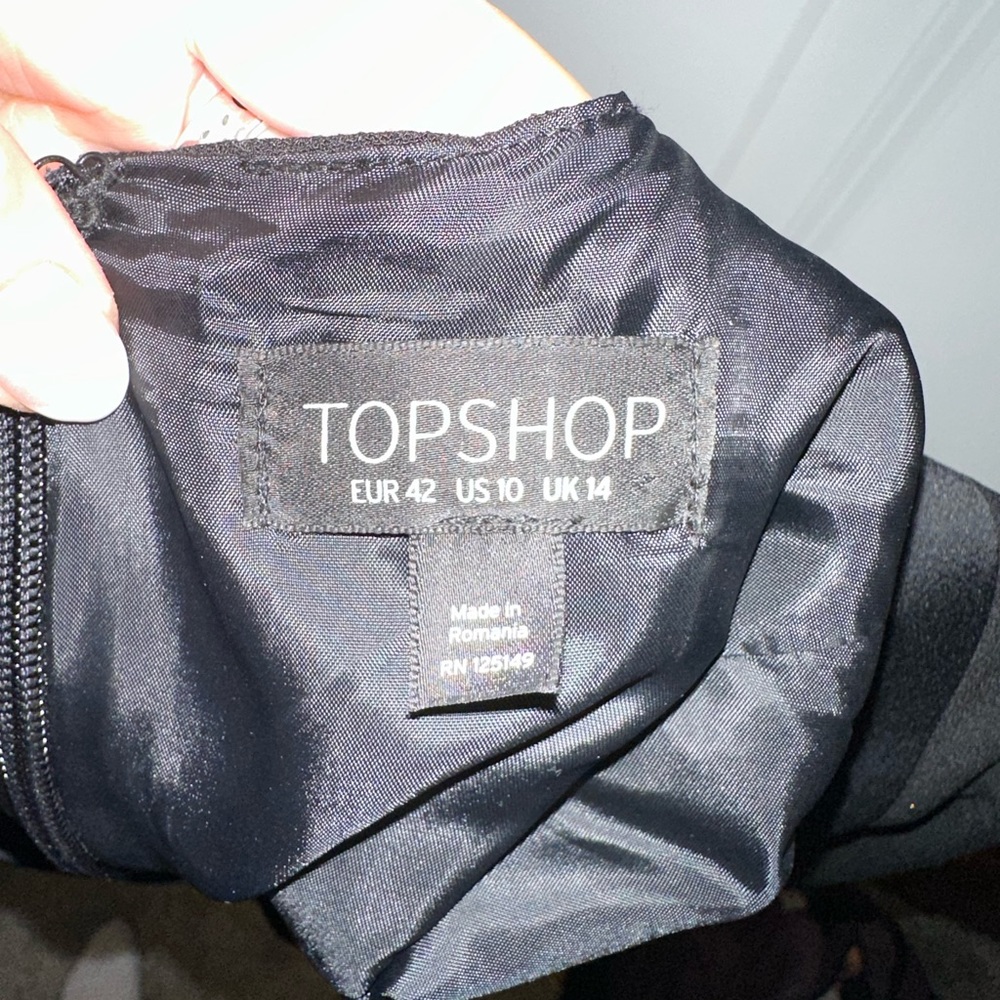 NWOT Cutout Romper - Picture 3 of 5